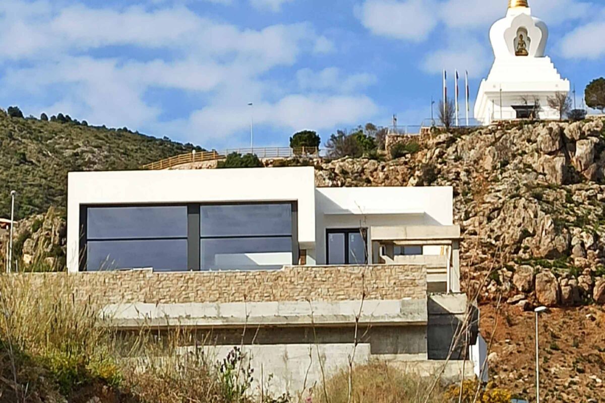 RCN Aluminium EXP-G vertically opening guillotine window