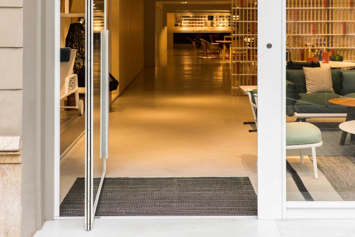 RCN Aluminium EXP-P pivot door