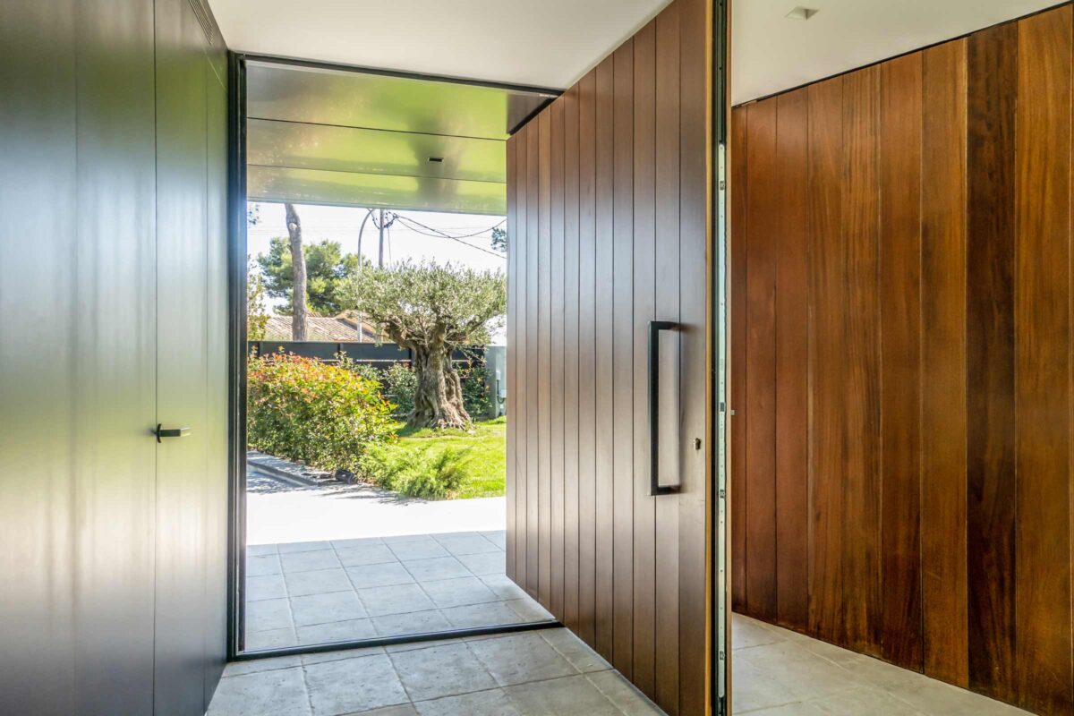 RCN Aluminium EXP-P pivot door